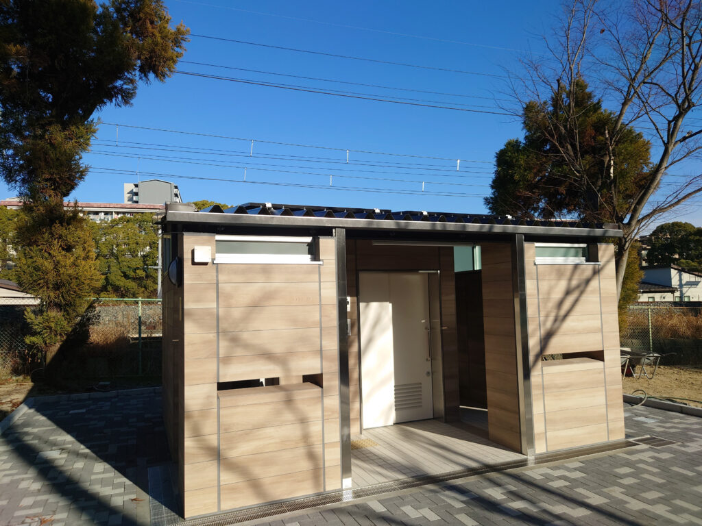 公園の公衆トイレ新設工事に伴う鉄骨工事